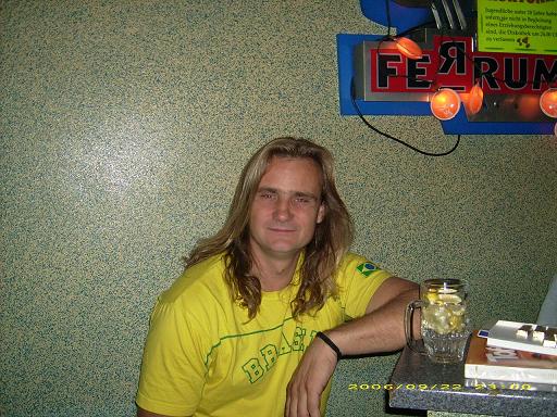 hansi.jpg